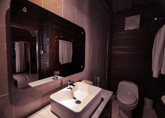 Affittacamere Uli Wood Villa, Bali - Near Gwk Jimbaran