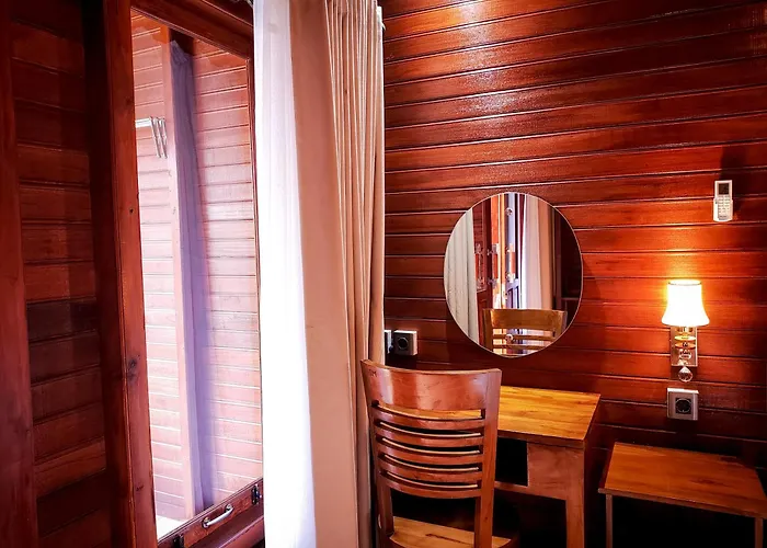 Affittacamere Uli Wood Villa, Bali - Near Gwk Jimbaran