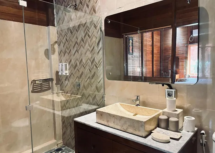 Uli Wood Villa, Bali - Near Gwk Affittacamere 3*