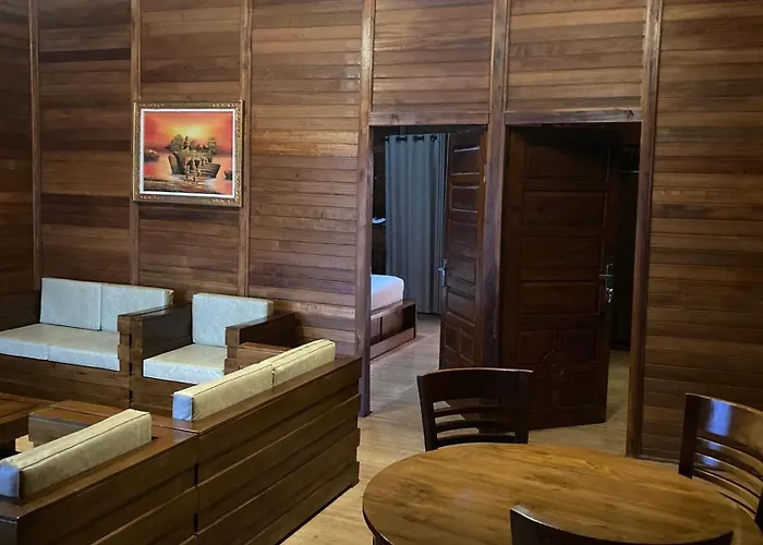 Affittacamere Uli Wood Villa, Bali - Near Gwk