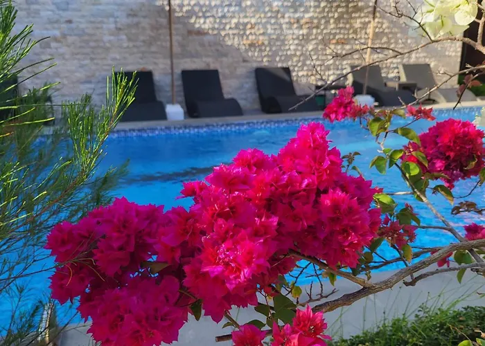 Uli Wood Villa, Bali - Near Gwk Affittacamere 3*
